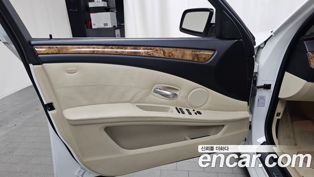 BMW 5-Series 2008 — photo 14