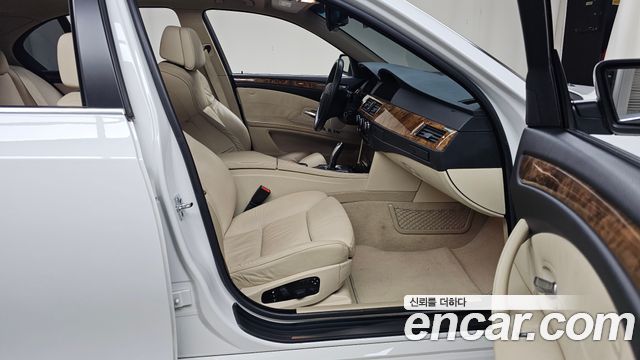BMW 5-Series 2008 — photo 16