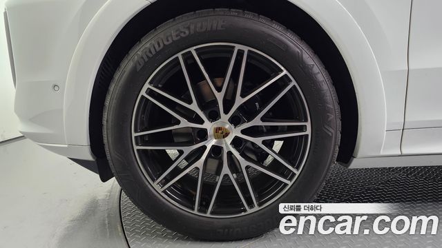 Porsche Cayenne 2024 — photo 5