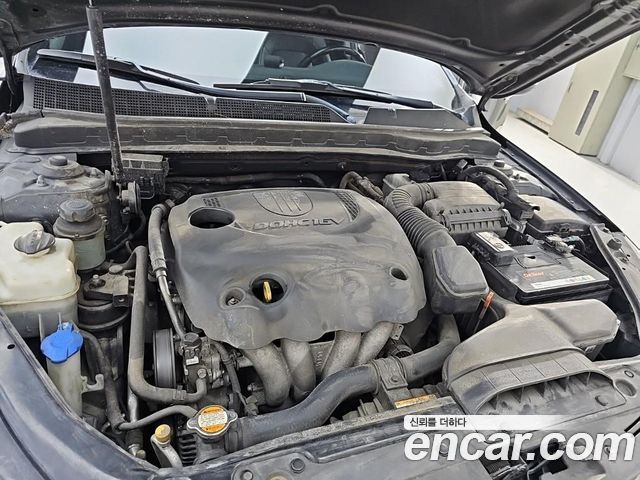 Kia K5 2011 — photo 6