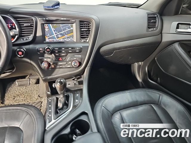 Kia K5 2011 — photo 10
