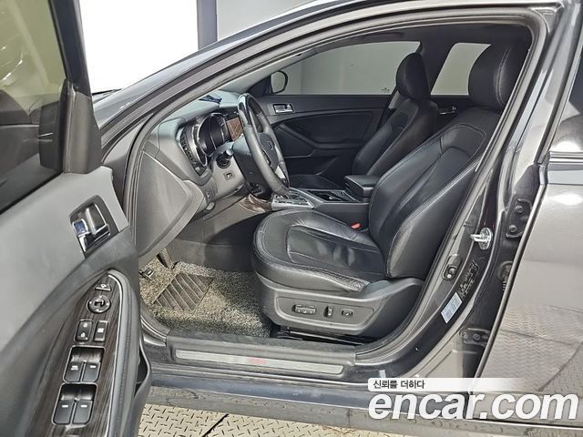Kia K5 2011 — photo 11