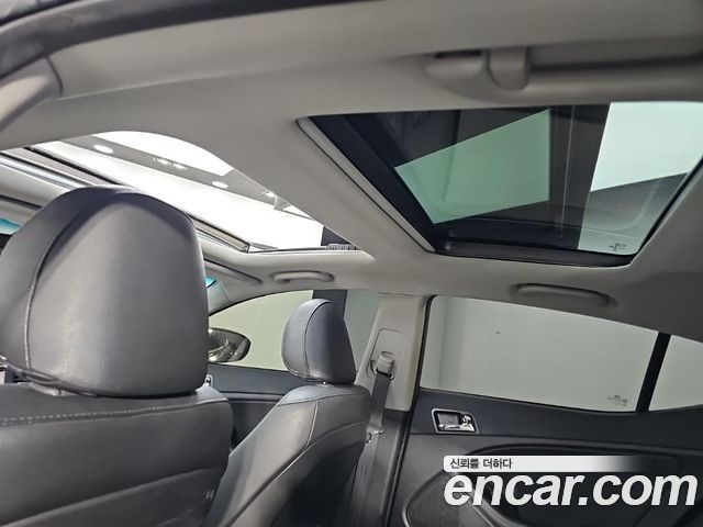 Kia K5 2011 — photo 13
