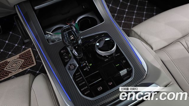 BMW X5 2021 — photo 12