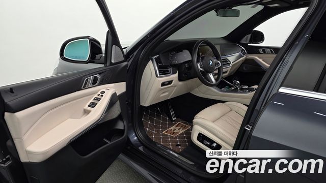 BMW X5 2021 — photo 13