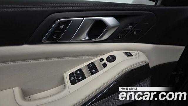 BMW X5 2021 — photo 24