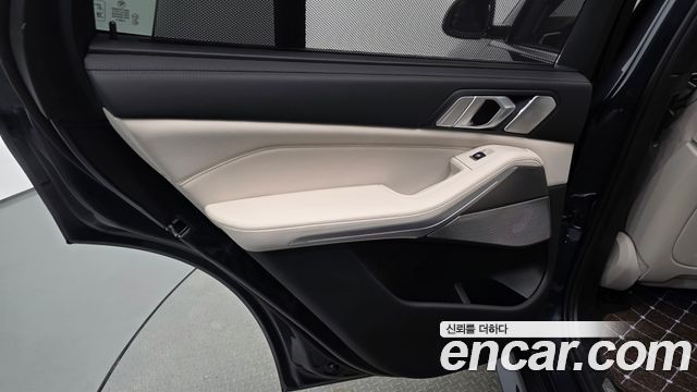 BMW X5 2021 — photo 15