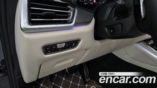 BMW X5 2021 — photo 29
