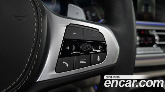 BMW X5 2021 — photo 31