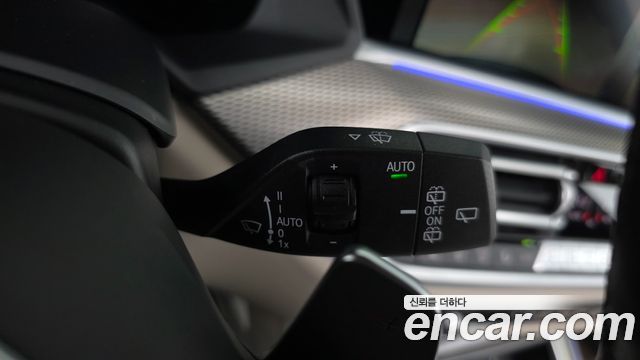 BMW X5 2021 — photo 32