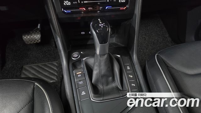 Volkswagen Tiguan 2022 — photo 12