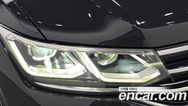Volkswagen Tiguan 2022 — photo 8