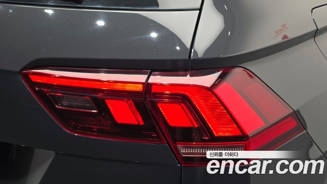 Volkswagen Tiguan 2022 — photo 9