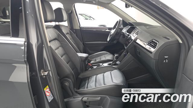 Volkswagen Tiguan 2022 — photo 16