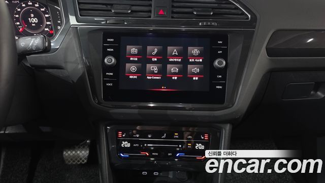 Volkswagen Tiguan 2022 — photo 31