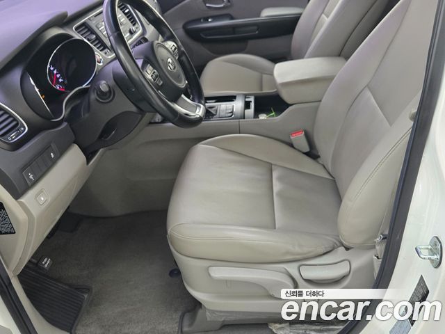 Kia Canival 2016 — photo 3