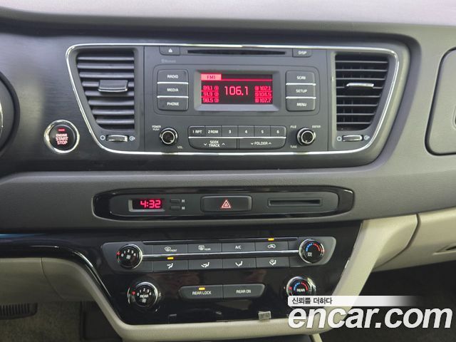 Kia Canival 2016 — photo 14