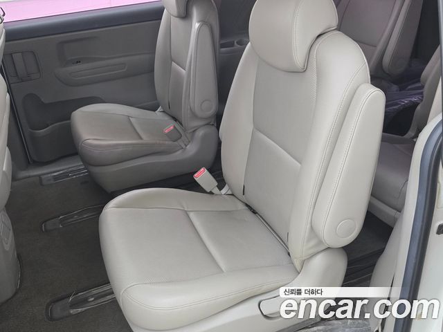 Kia Canival 2016 — photo 20