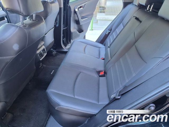 Toyota RAV4 2021 — photo 7