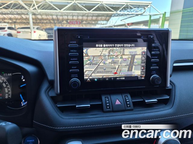 Toyota RAV4 2021 — photo 13