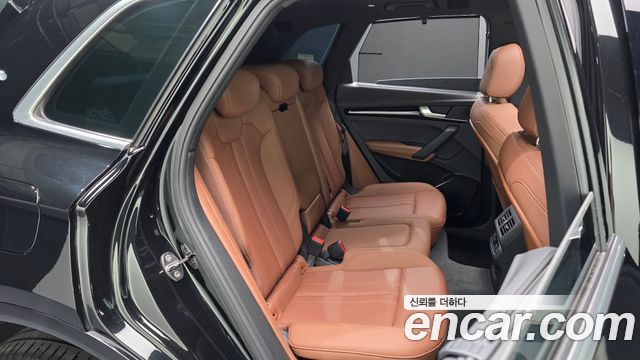 Audi Q5 2022 — photo 17