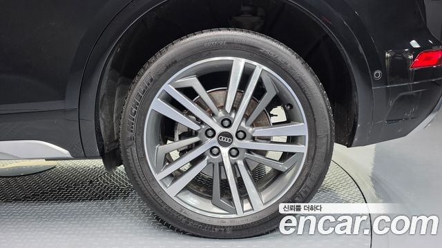 Audi Q5 2022 — photo 7