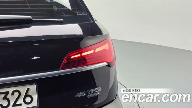 Audi Q5 2022 — photo 9