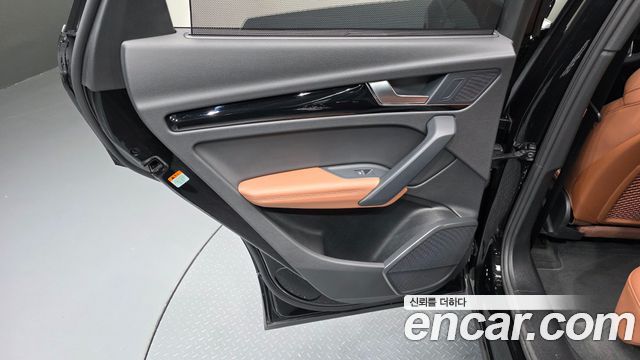 Audi Q5 2022 — photo 15
