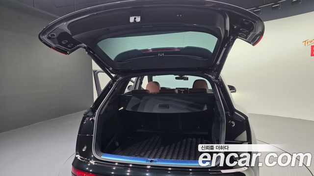 Audi Q5 2022 — photo 32