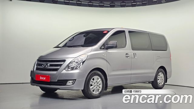 Hyundai Starex 2017 — photo 1
