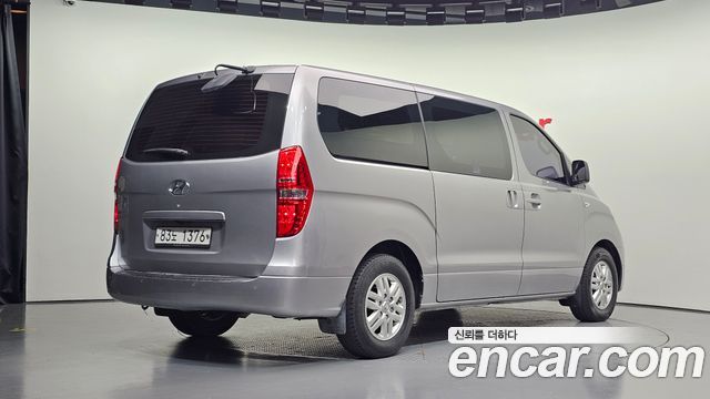 Hyundai Starex 2017 — photo 2