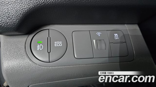 Hyundai Starex 2017 — photo 13