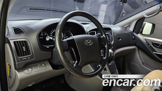 Hyundai Starex 2017 — photo 14
