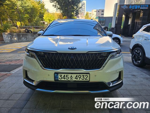 Kia Canival 2021 — photo 1
