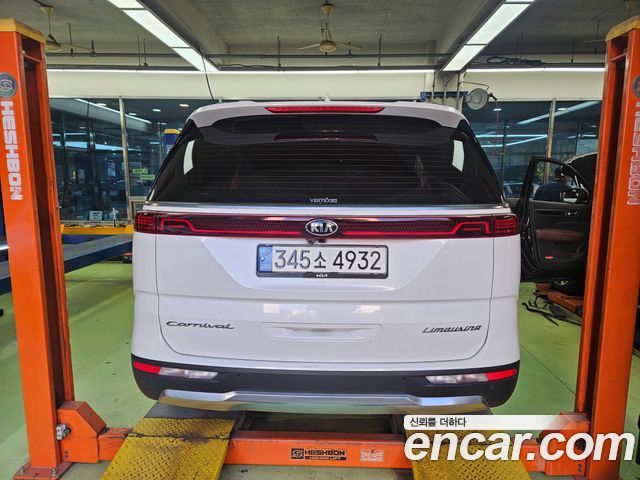 Kia Canival 2021 — photo 4