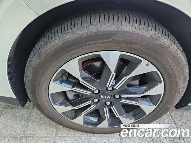 Kia Canival 2021 — photo 5