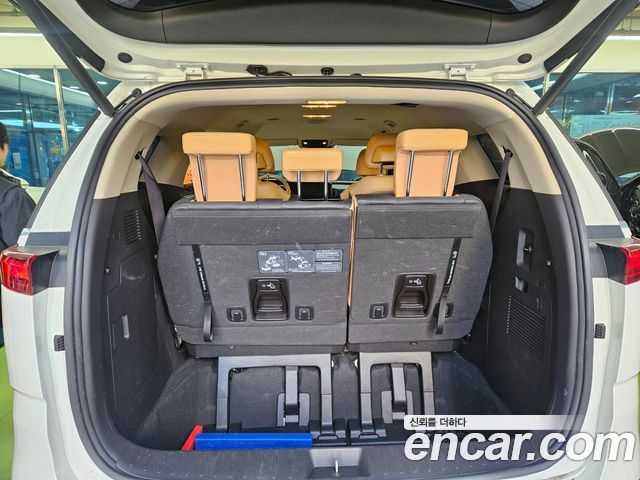 Kia Canival 2021 — photo 17