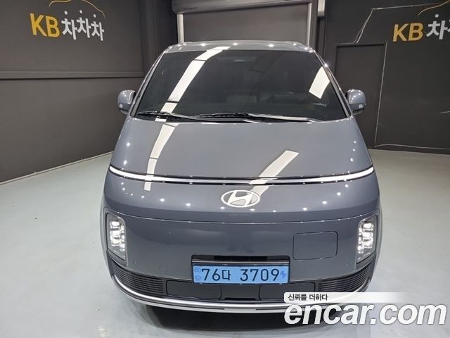 Hyundai Staria 2027 — photo 2