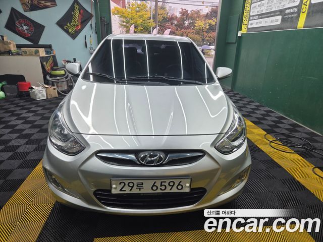 Hyundai Accent 2012 — photo 2