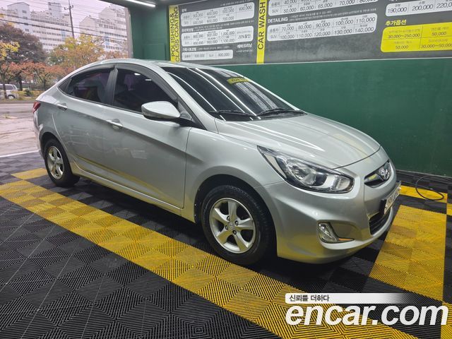 Hyundai Accent 2012 — photo 3
