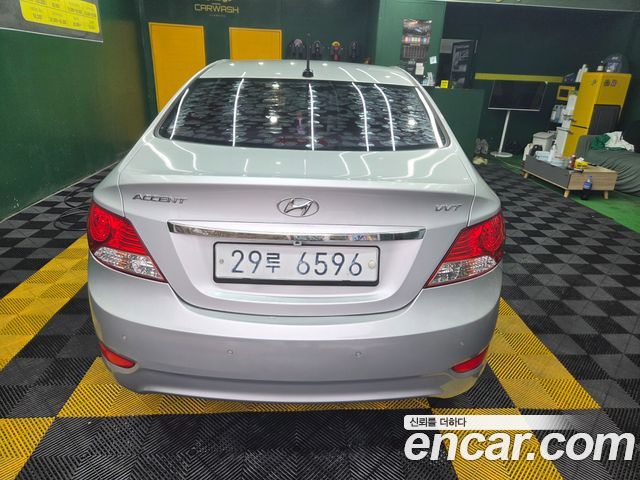 Hyundai Accent 2012 — photo 5