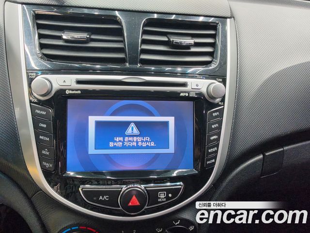 Hyundai Accent 2012 — photo 12