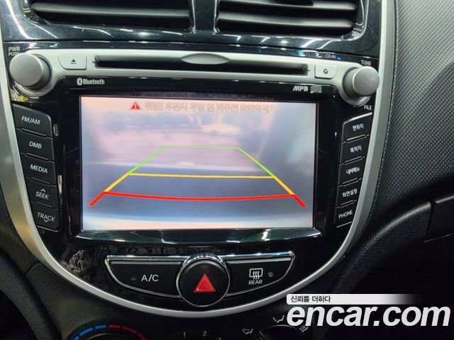 Hyundai Accent 2012 — photo 13