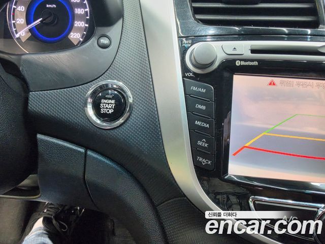 Hyundai Accent 2012 — photo 15