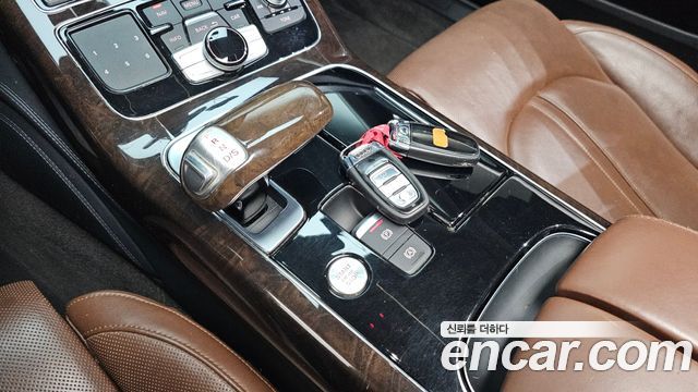 Audi A8 2015 — photo 9