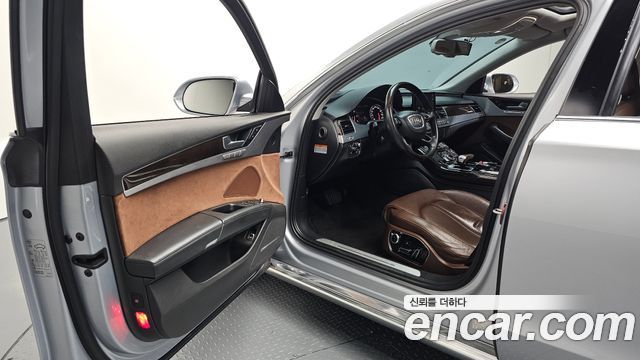 Audi A8 2015 — photo 10