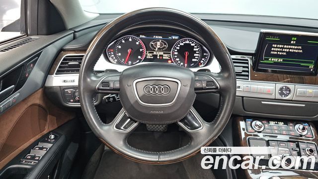 Audi A8 2015 — photo 12