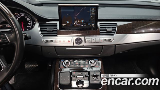 Audi A8 2015 — photo 13