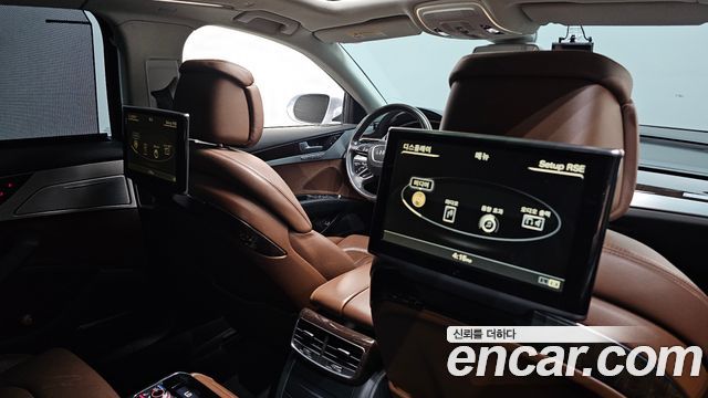 Audi A8 2015 — photo 17