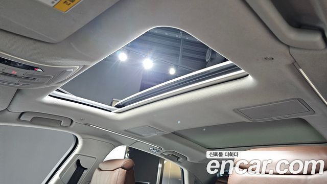 Audi A8 2015 — photo 20